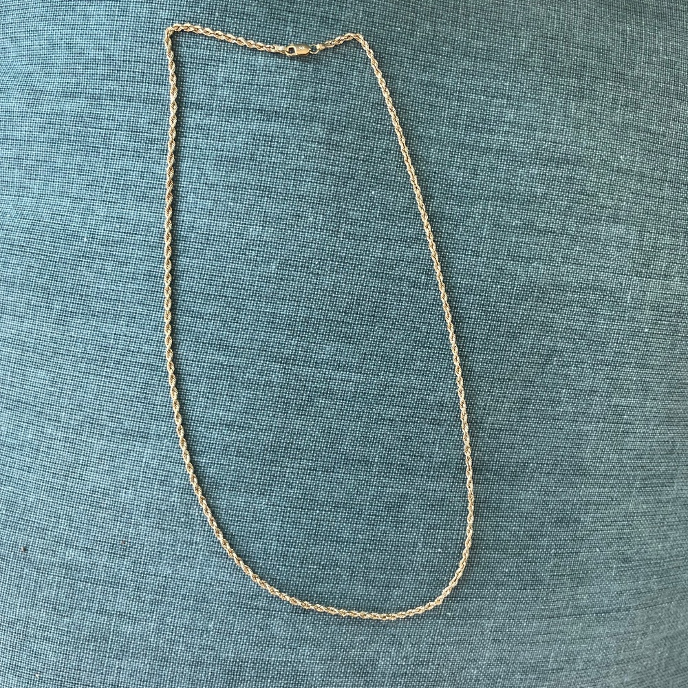 Simple gold necklace
